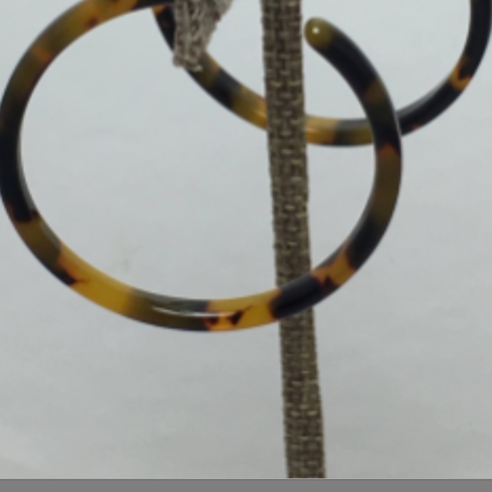 Tortoise shell hoops - Picture 4 of 4